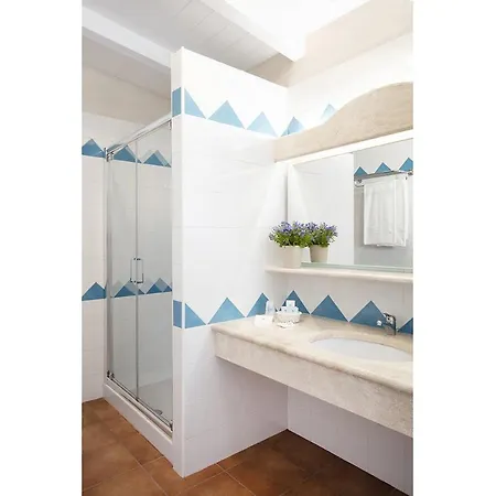 ホテル Villaggio Li Cucutti 4*